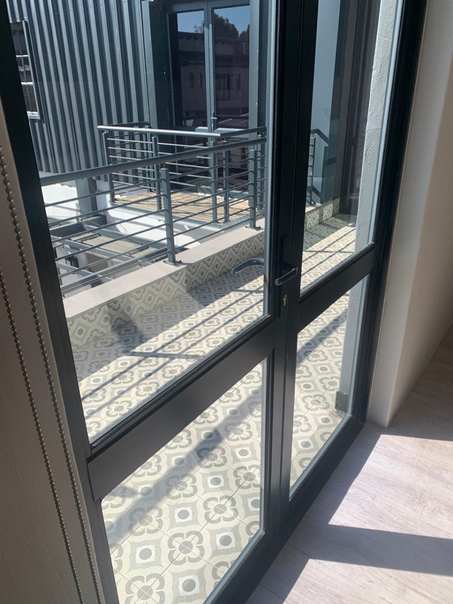 To Let 1 Bedroom Property for Rent in Paardevlei Western Cape